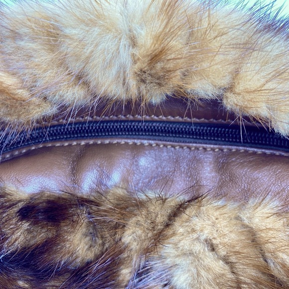 Paolo Masi Mink Fur Authentic NWOT Italian Shoulder Bag with Leather & Gold Trim - Picture 9 of 15